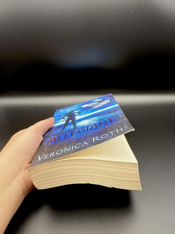 Allegiant (Divergent Trilogy) - Image 2